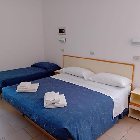 Hotel Serafini Misano Adriatico Buitenkant foto