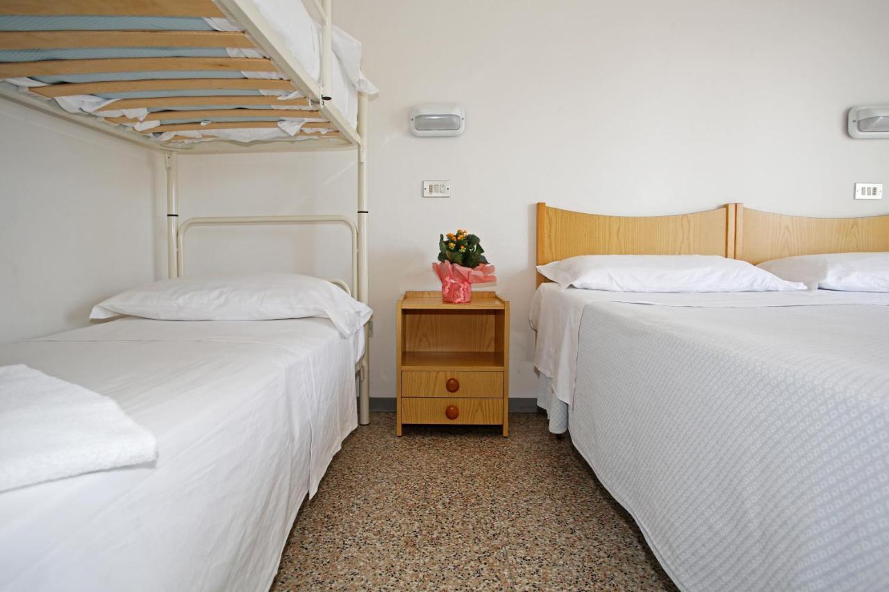 Hotel Serafini Misano Adriatico Buitenkant foto