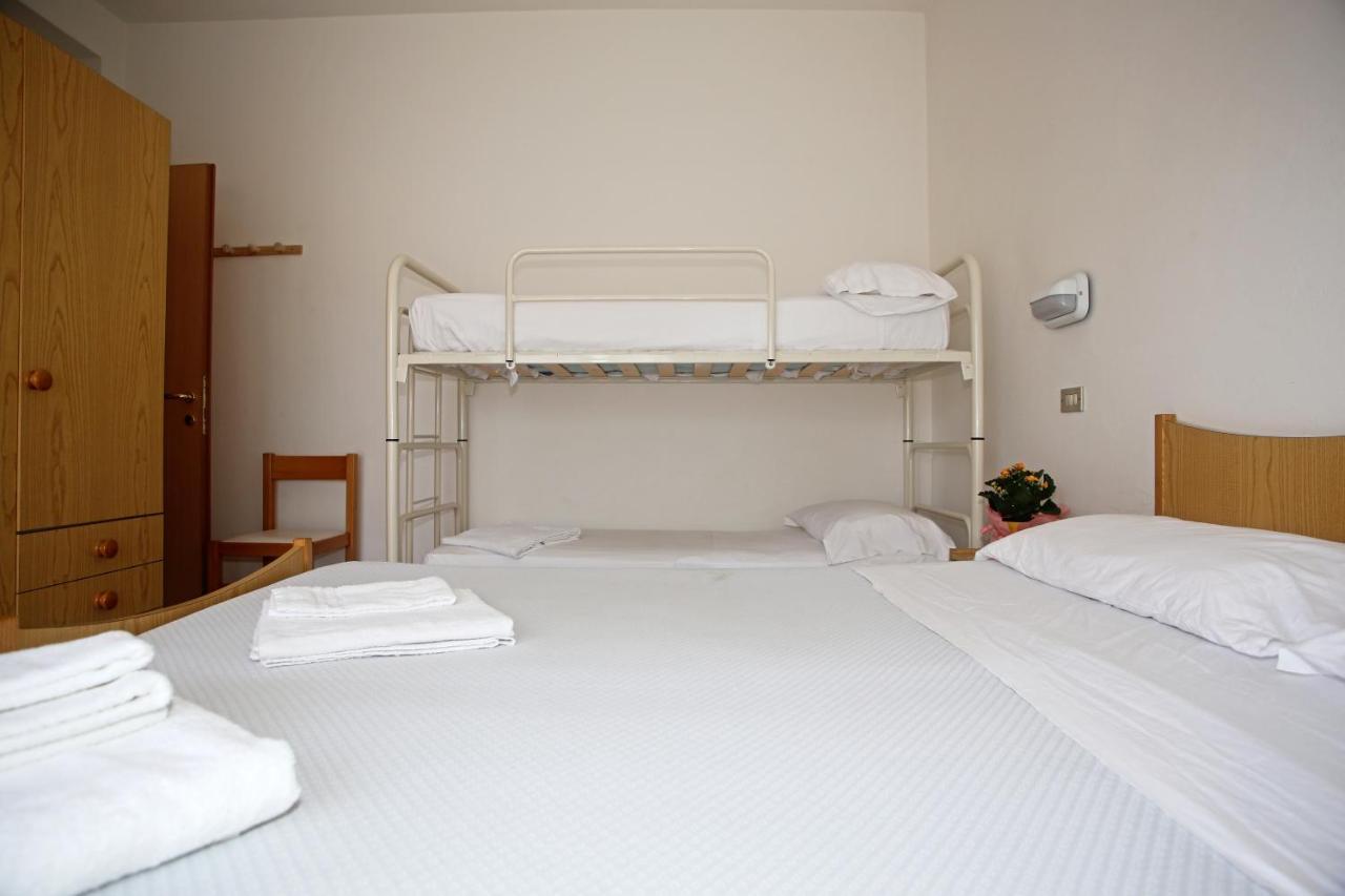 Hotel Serafini Misano Adriatico Buitenkant foto