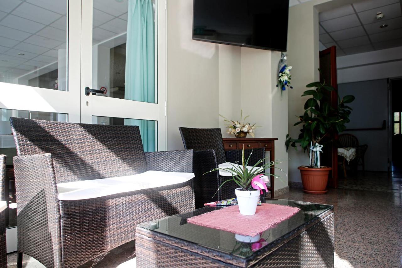 Hotel Serafini Misano Adriatico Buitenkant foto