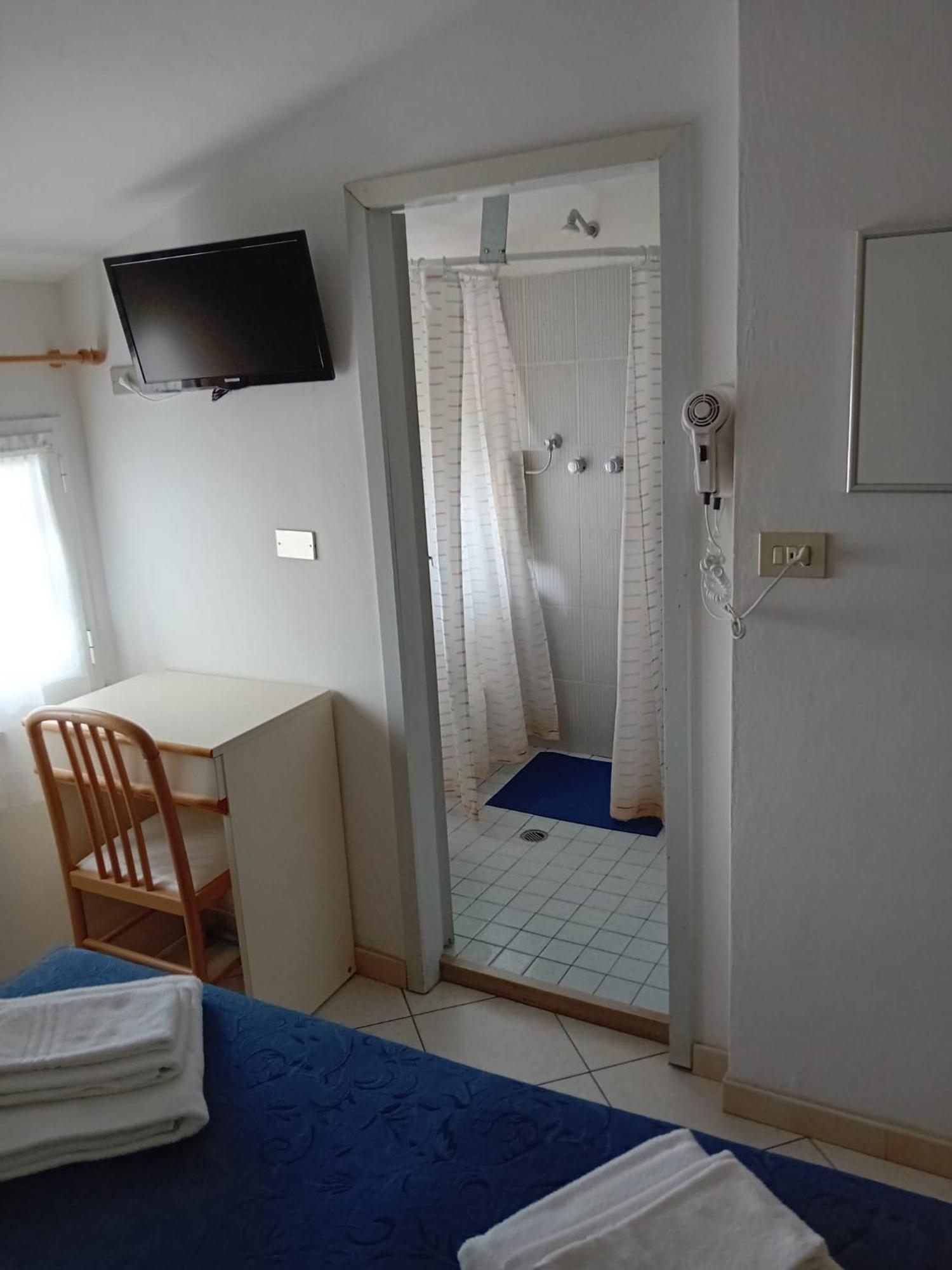 Hotel Serafini Misano Adriatico Buitenkant foto