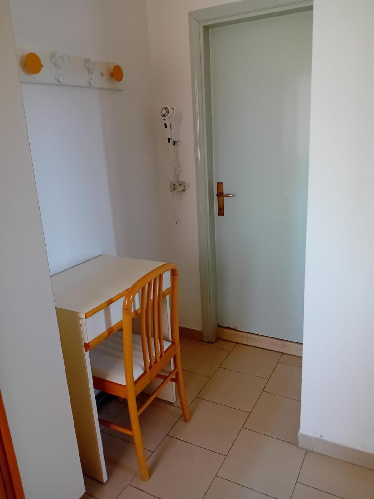 Hotel Serafini Misano Adriatico Buitenkant foto