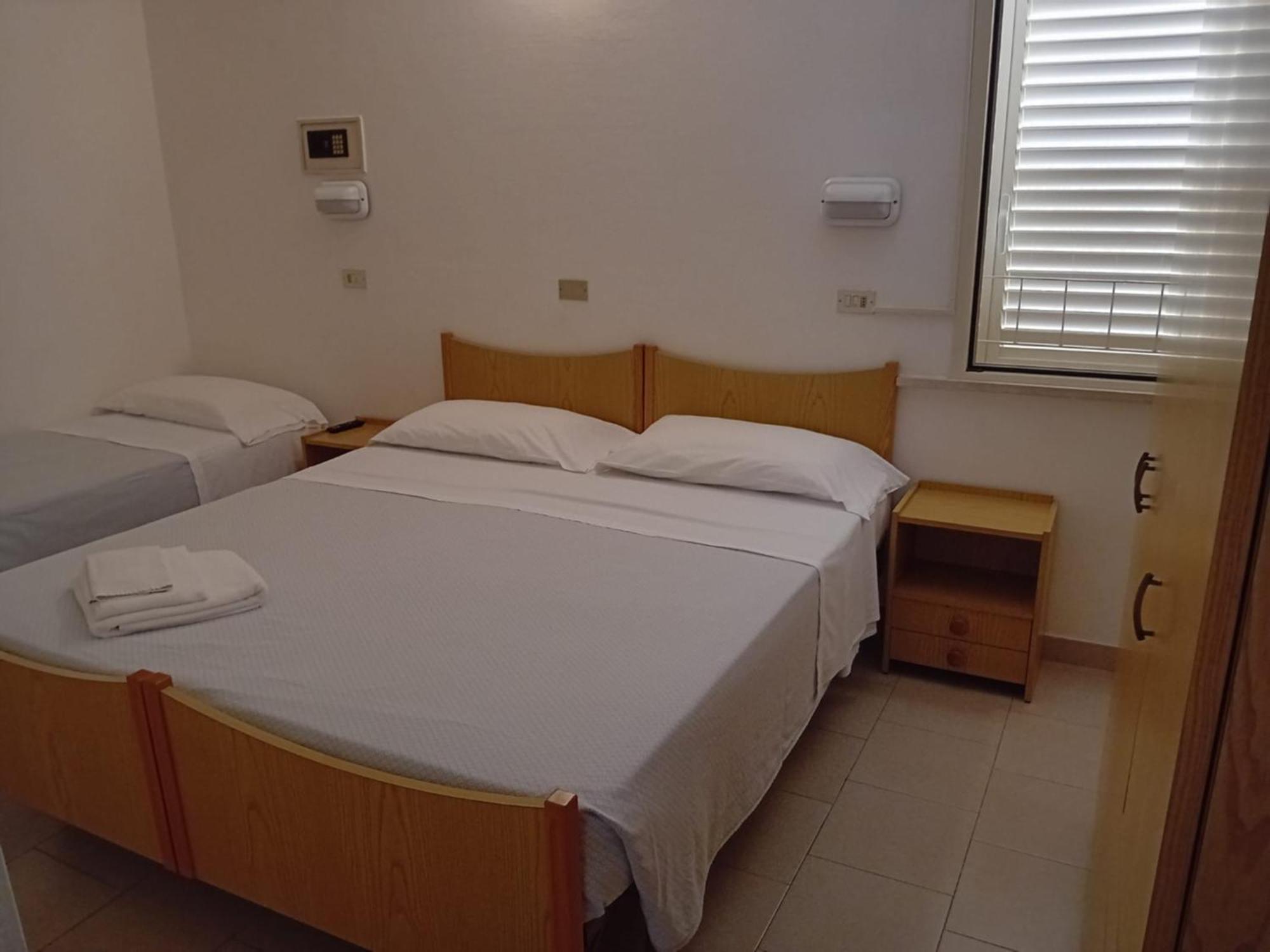 Hotel Serafini Misano Adriatico Buitenkant foto