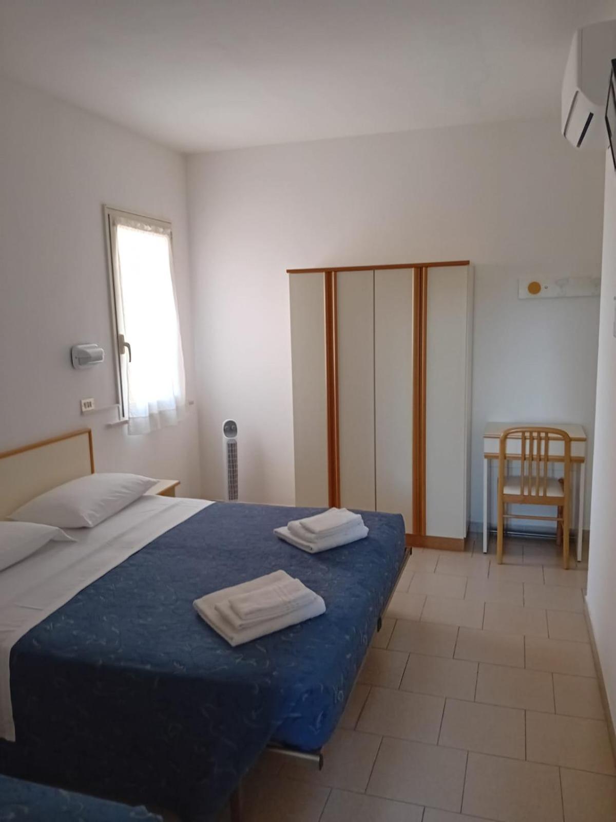Hotel Serafini Misano Adriatico Buitenkant foto