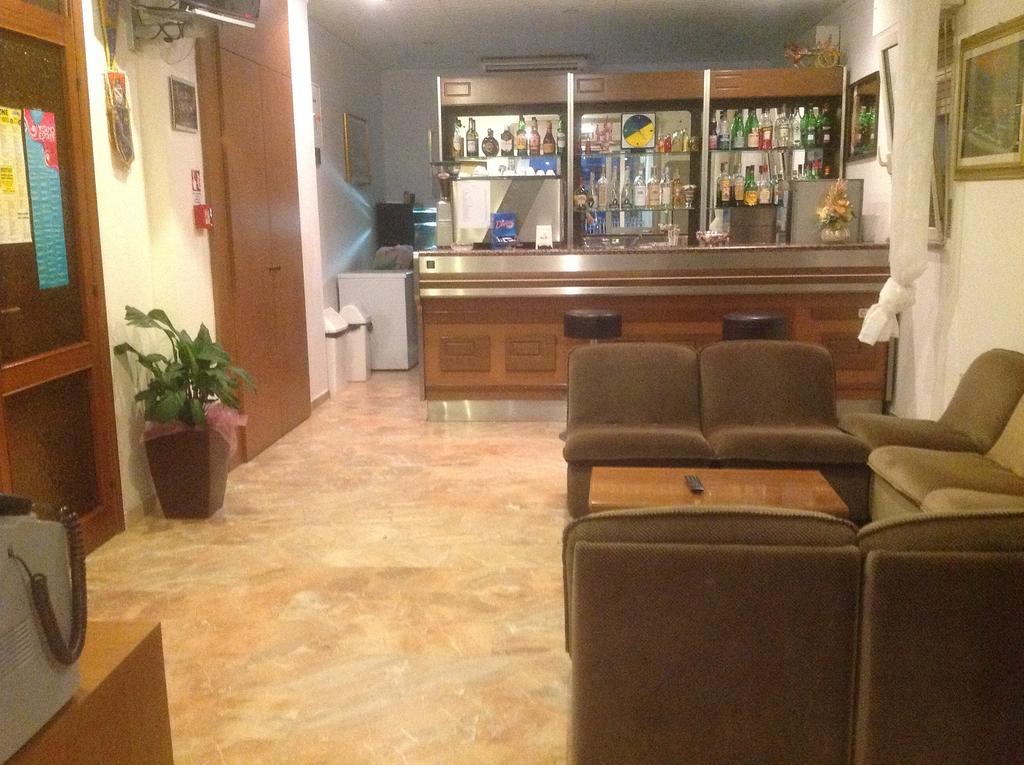 Hotel Serafini Misano Adriatico Buitenkant foto