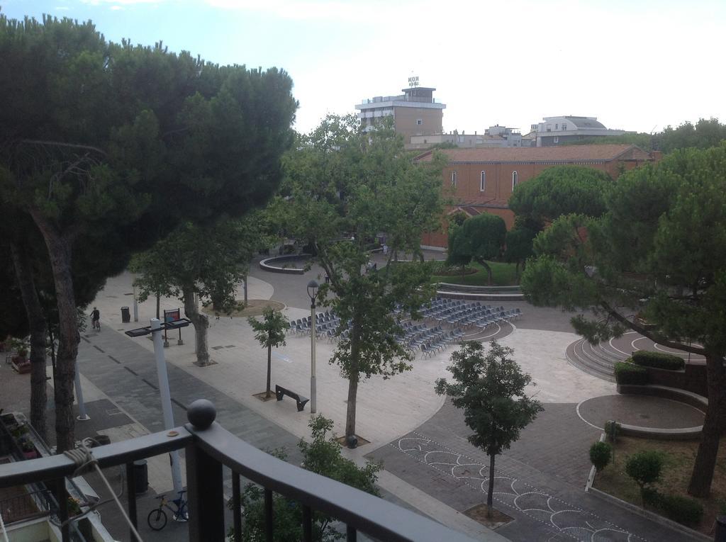 Hotel Serafini Misano Adriatico Buitenkant foto